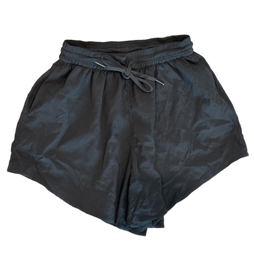 Lululemon Women’s High Rise charcoal short size 0